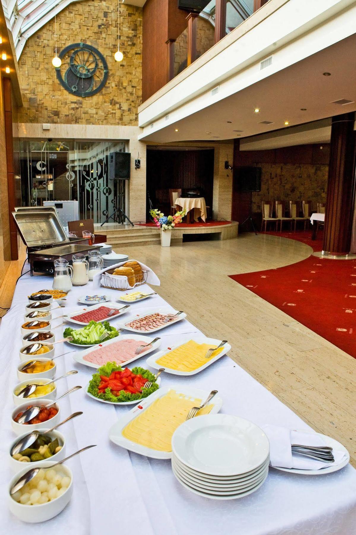 Praha Park Hotel Úzhgorod Exterior foto